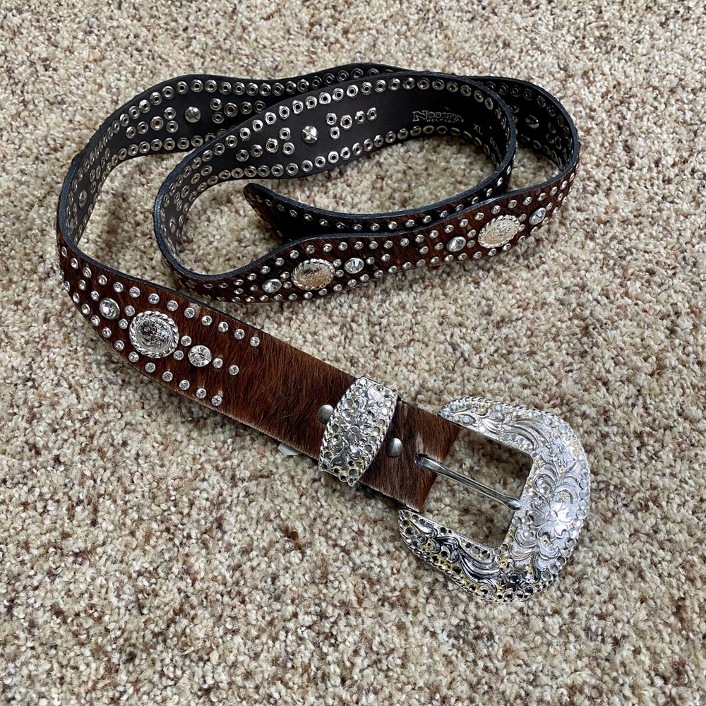NORCONA brown hair cowhide with riveted rhinestones.  Size WL